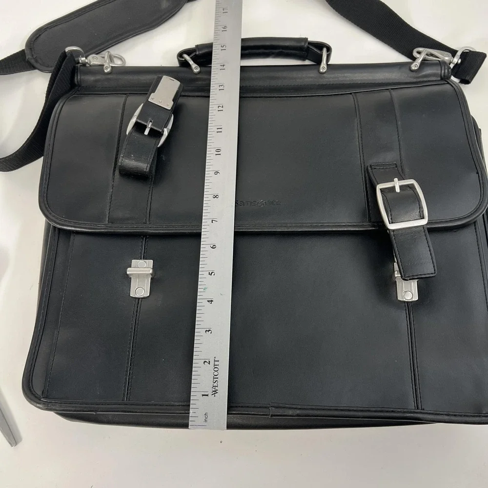 Samsonite Black 17